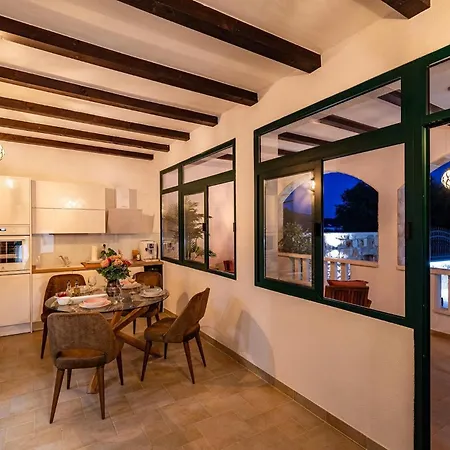 Heritage Holiday home